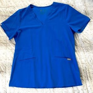 Figs brand three pocket scrub top. Style- Casma